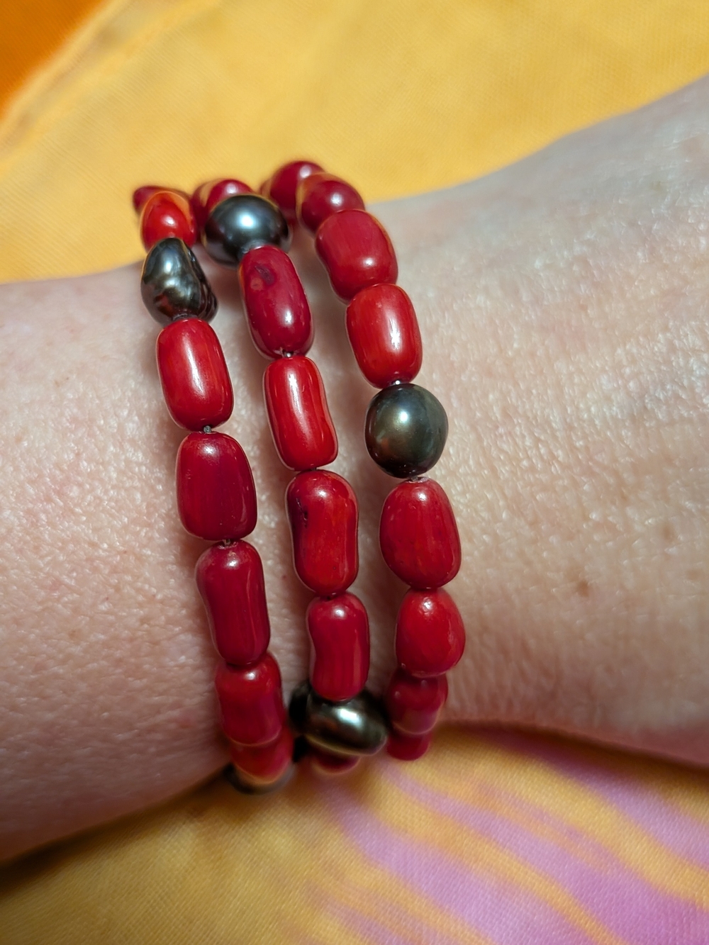 925 Sterling Silver Red Bamboo Coral & Black Freshwater Pearl Memory Wrap